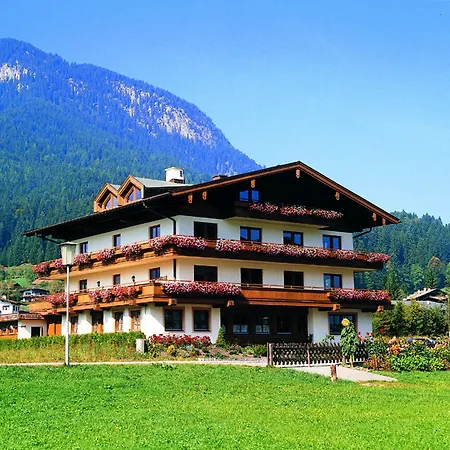 Hotell Tyrol Am Wilden Kaiser 4*