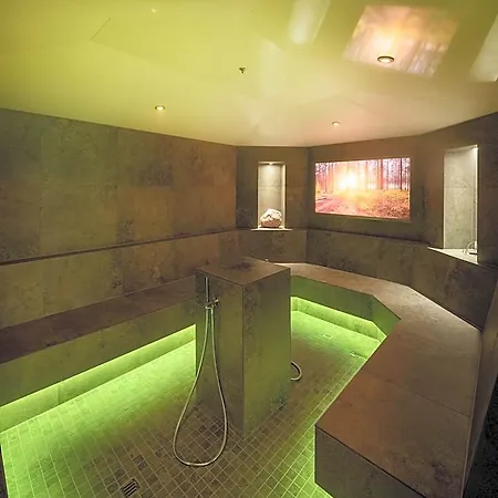 Hotel Tyrol Am Wilden Kaiser 4*