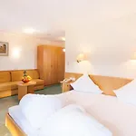 蒂罗尔州瑟尔韦尔登卡萨弗里恩酒店 酒店